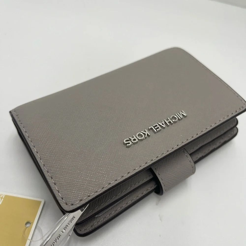 MICHAEL KORS Medium Saffiano Leather Bifold Zip CN Wallet Pearl Grey  NWT